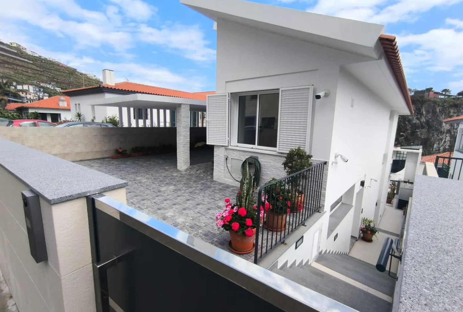 Villa Supranee Ocean View contacts